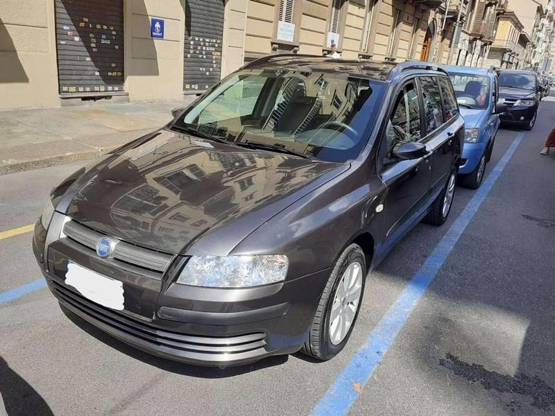 Usata Fiat Stilo Dynamic 103 CV (75 kW) 2001 Azzurro Utilitaria