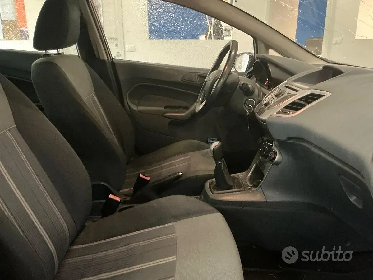 Gebraucht Ford Fiesta Titanium 92 PS (67 kW) 2010 Braun Limousine