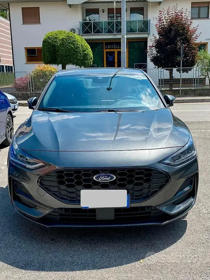 Usata Ford Focus ST-Line 116 CV (85 kW) 2025 Grigio Berlina