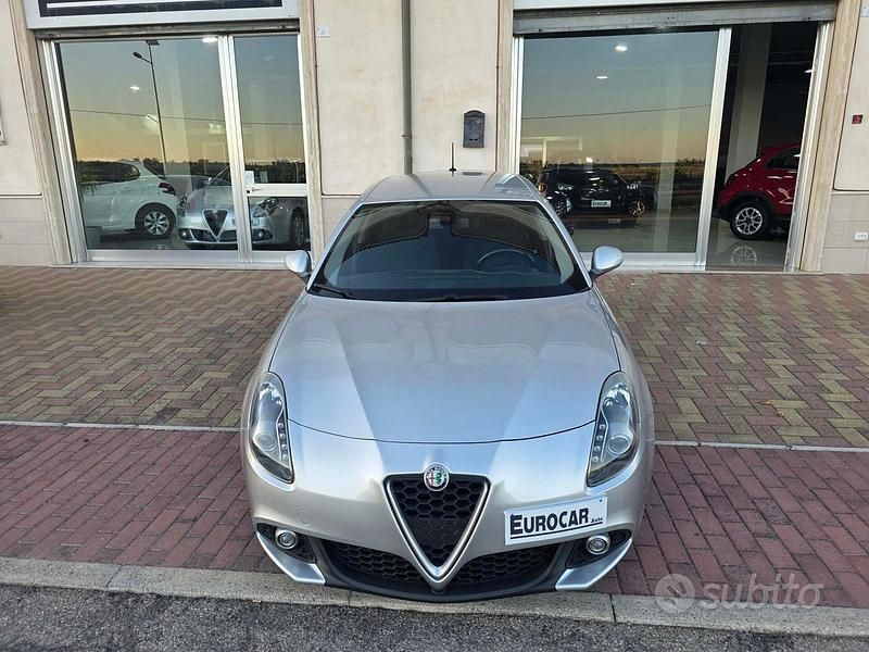 Usata Alfa Romeo Giulietta Distinctive 120 CV (88 kW) 2016 Grigio Utilitaria