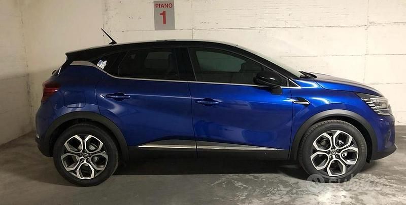 Usata Renault Captur Intens 100 CV (73 kW) 2021 Blu SUV