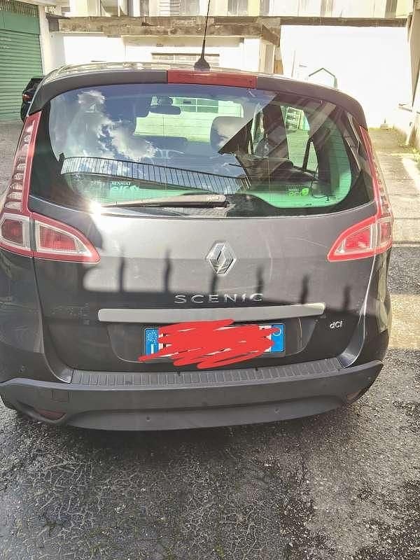 Usata Renault Scénic II Dynamique 101 CV (74 kW) 2007 Monovolume