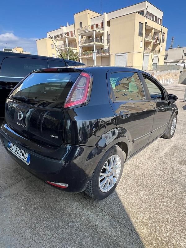 Usata Fiat Punto Evo Dynamic 75 CV (55 kW) 2010 Nero Utilitaria