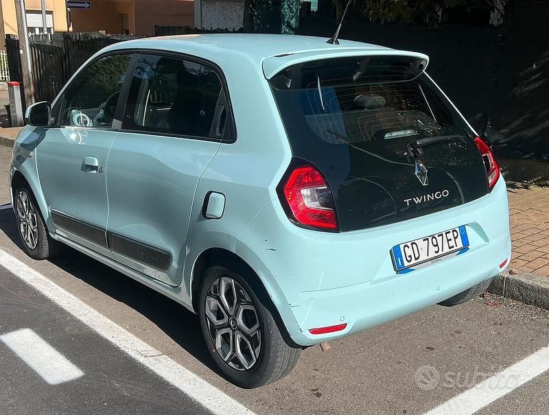 Usata Renault Twingo Intens 65 CV (47 kW) 2020 Verde Utilitaria