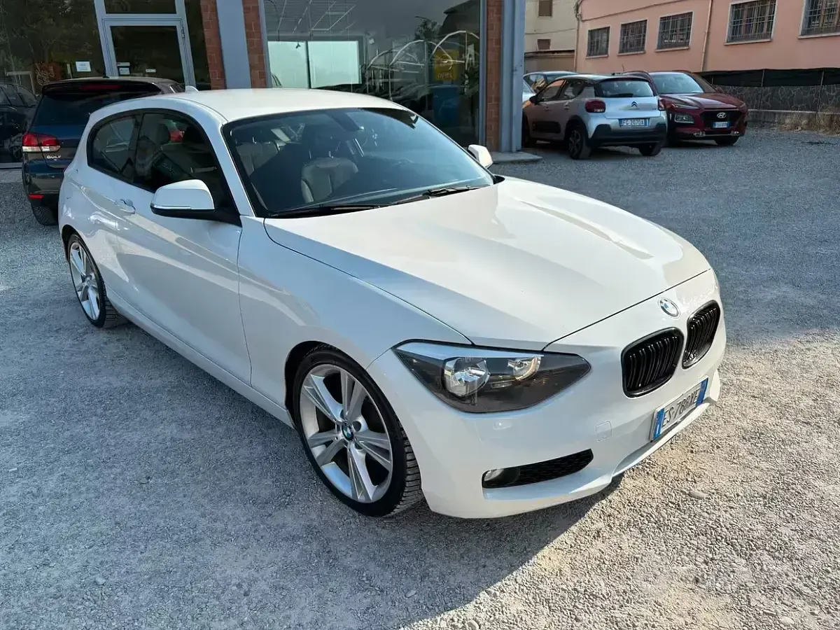 Usata BMW 120 184 CV (135 kW) 2013 Bianco Utilitaria