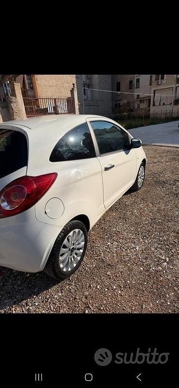 Usata Ford Ka 75 CV (55 kW) 2011 Bianco Utilitaria