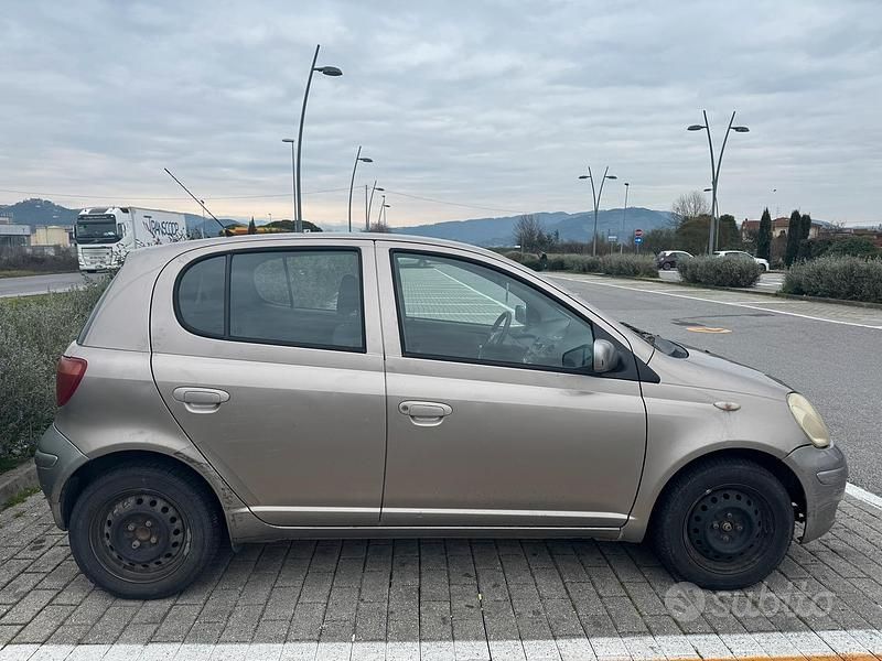 Usata Toyota Yaris 68 CV (50 kW) 2003 Utilitaria