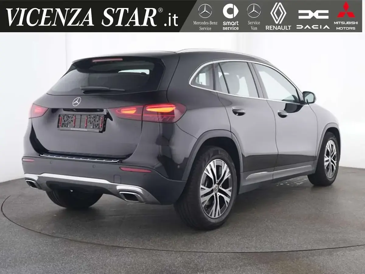 Usata Mercedes GLA180 Advanced 136 CV (100 kW) 2025 Nero notte SUV