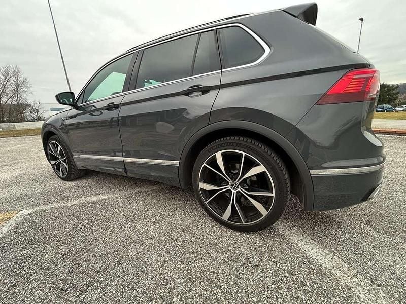 Usata VW Tiguan Allspace R-line 150 CV (110 kW) 2022 Grigio SUV