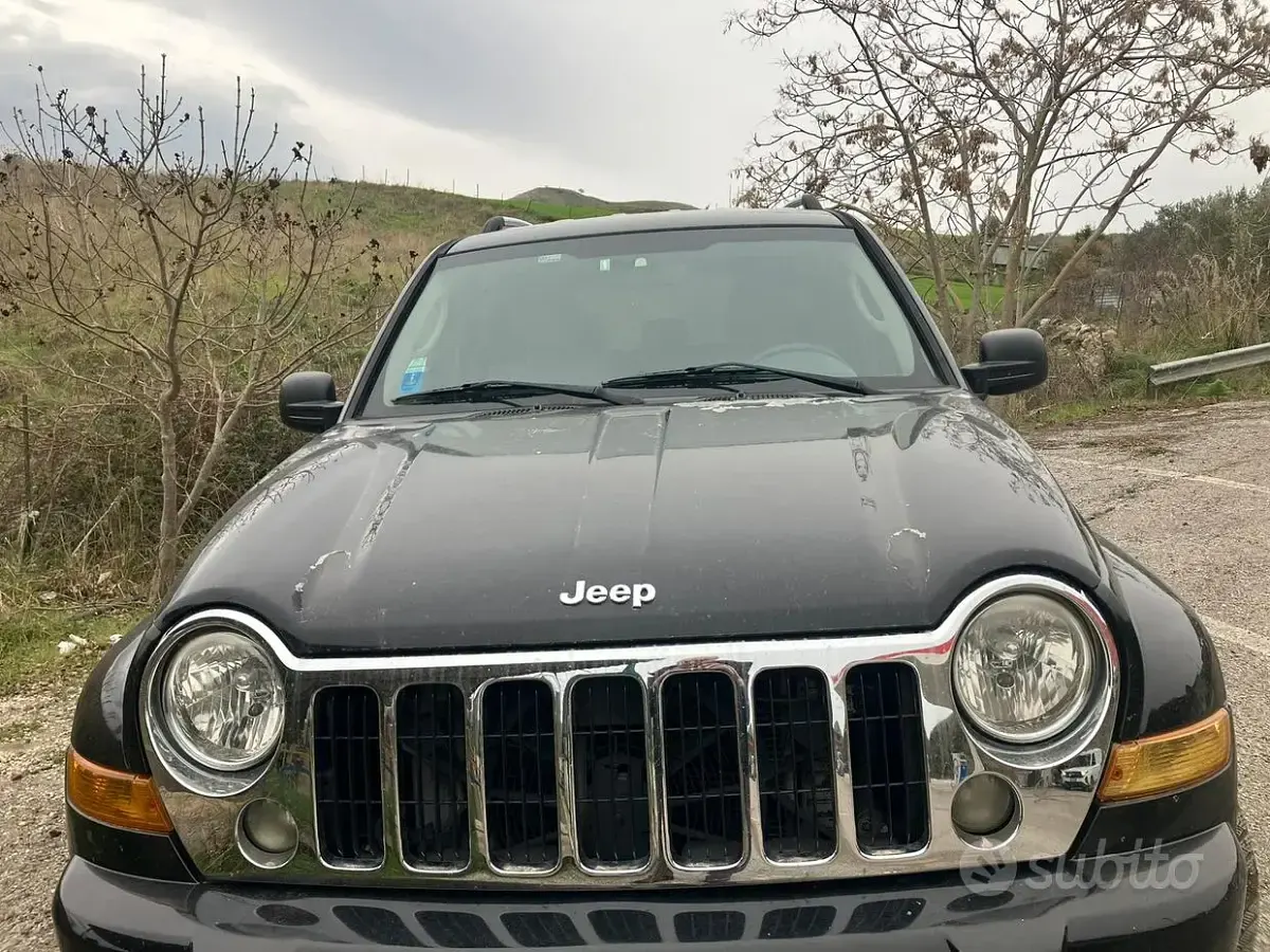 Usata Jeep Cherokee 163 CV (119 kW) 2006 SUV