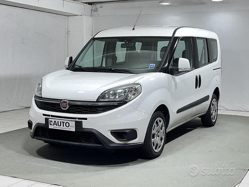 Usata Fiat Doblò Easy 95 CV (69 kW) 2015 Bianco Monovolume