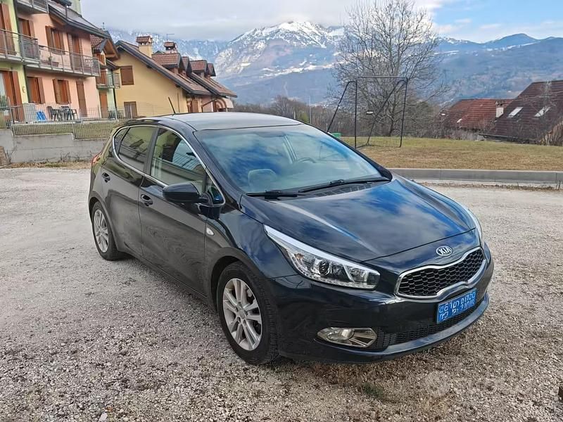 Usata Kia Ceed 128 CV (94 kW) 2015 Nero Utilitaria