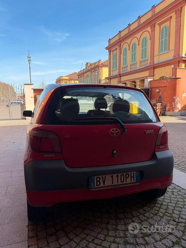 Usata Toyota Yaris 68 CV (50 kW) 2001 Berlina