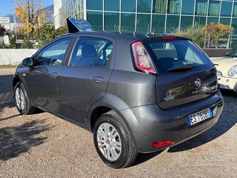 Usata Fiat Punto Street 77 CV (56 kW) 2013 Grigio Berlina