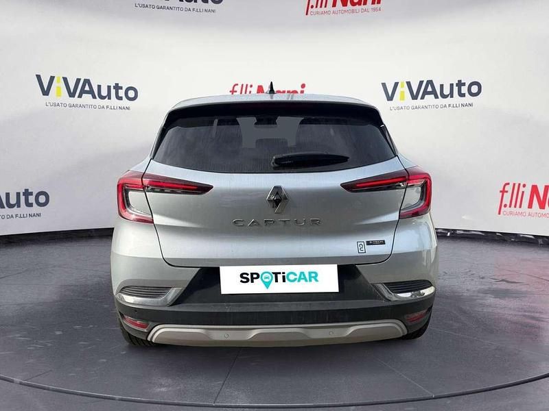 Usata Renault Captur Techno 143 CV (105 kW) 2023 Grigio SUV
