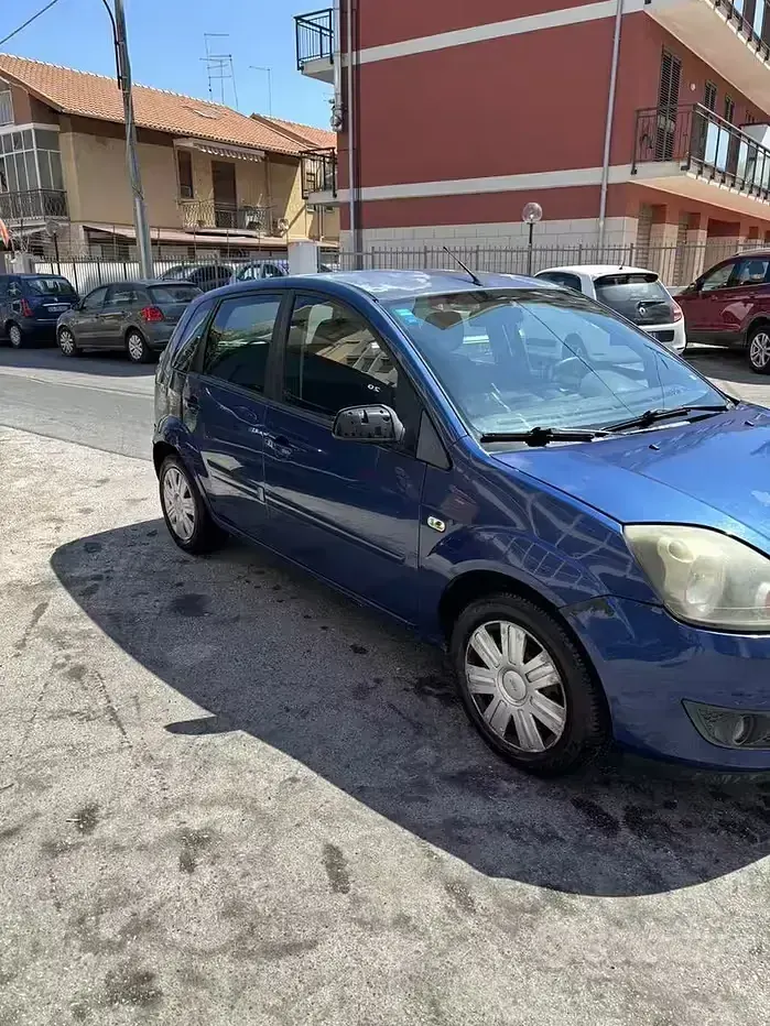 Usata Ford Fiesta 73 CV (53 kW) 2008 Bluazzurro Utilitaria