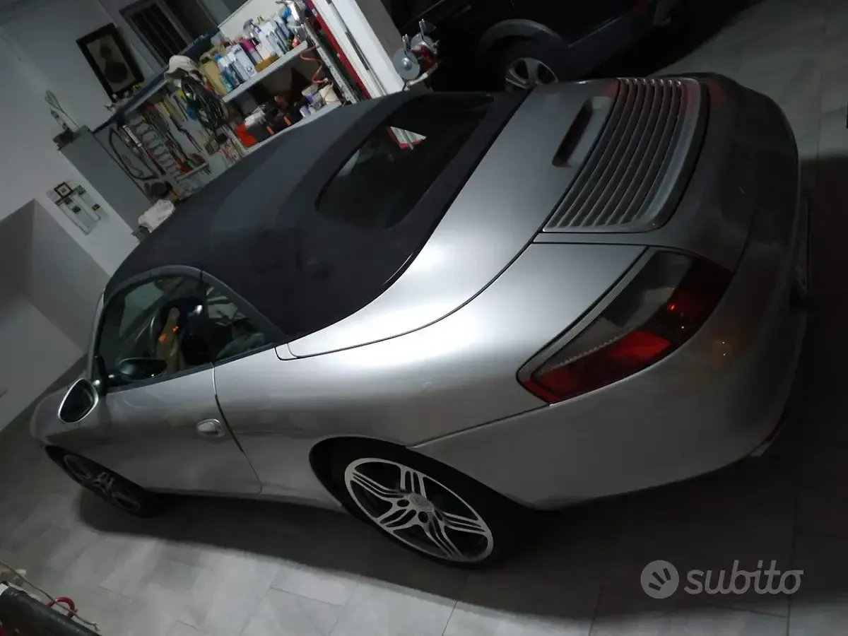Usata Porsche 911 Carrera 4 Cabriolet 320 CV (235 kW) 2001 Grigio Cabrio