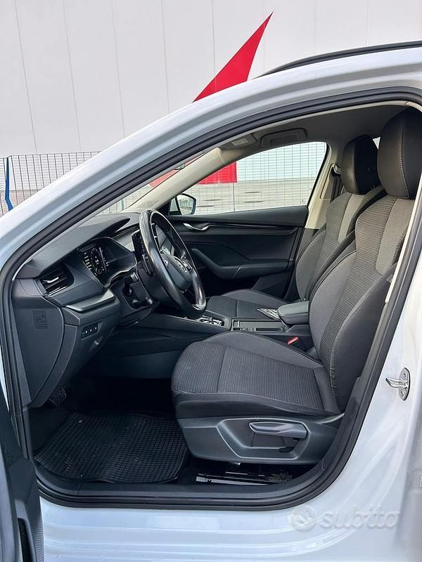 Usata Skoda Octavia 116 CV (85 kW) 2022 Bianco Station wagon