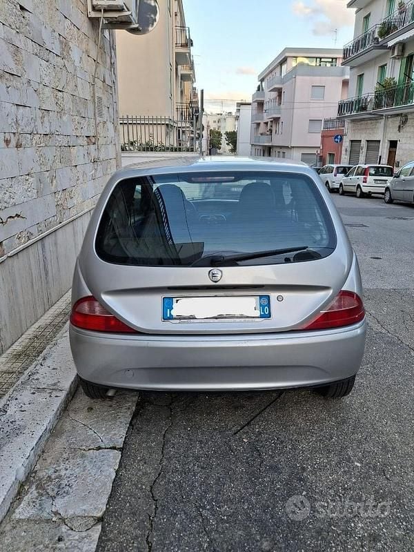 Usata Lancia Ypsilon 2002 Grigio Utilitaria