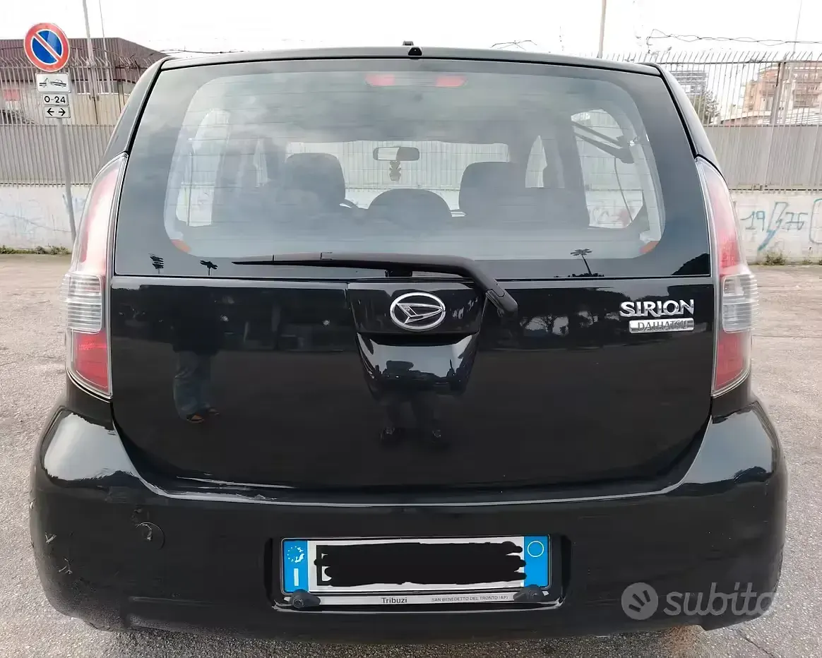 Usata Daihatsu Sirion 69 CV (50 kW) 2008 Nero Utilitaria