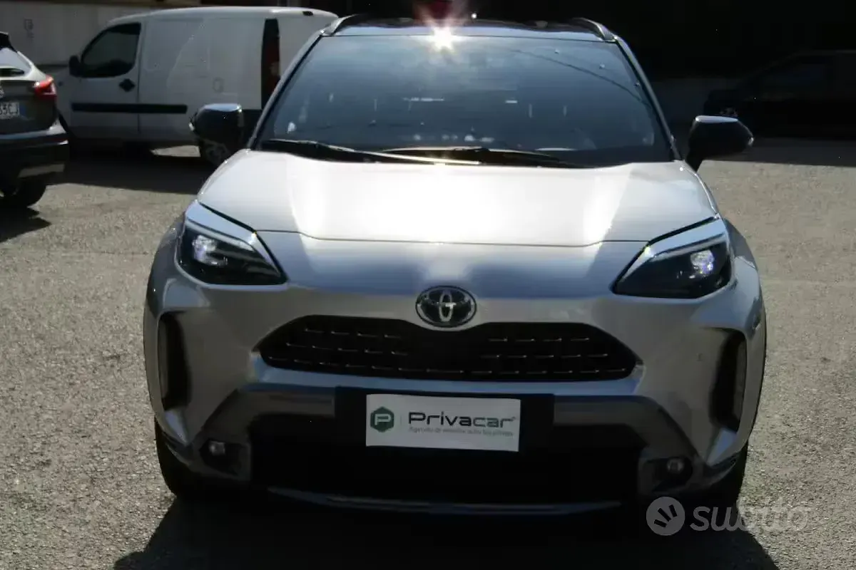 Usata Toyota Yaris Hybrid 92 CV (67 kW) 2023 Grigio Station wagon