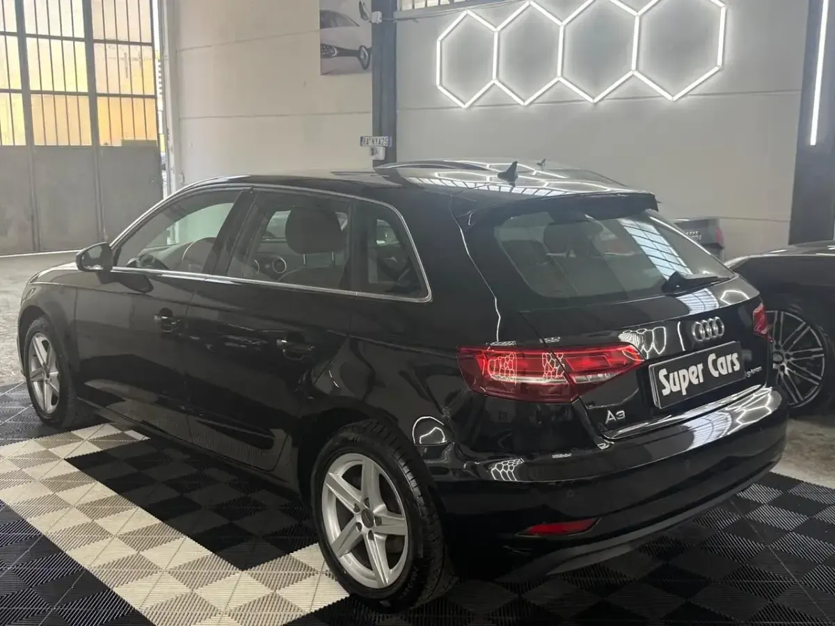 Usata Audi A3 Admired 130 CV (95 kW) 2019 Nero Berlina