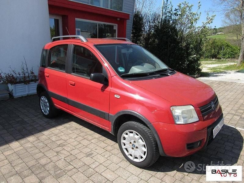 Usata Fiat Panda 4x4 Climbing 60 CV (44 kW) 2005 Rosso Utilitaria