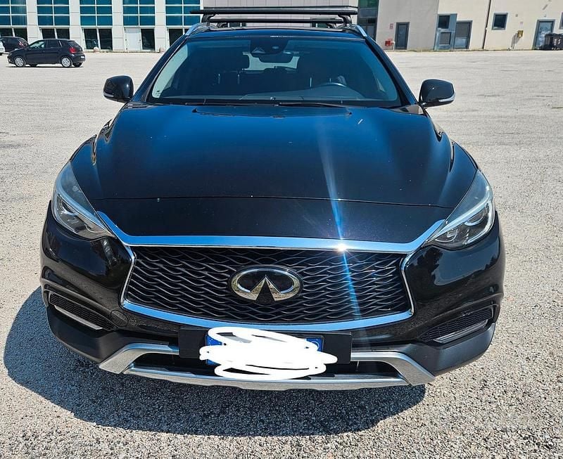 Usata Infiniti QX30 Premium 170 CV (125 kW) 2016 Nero SUV