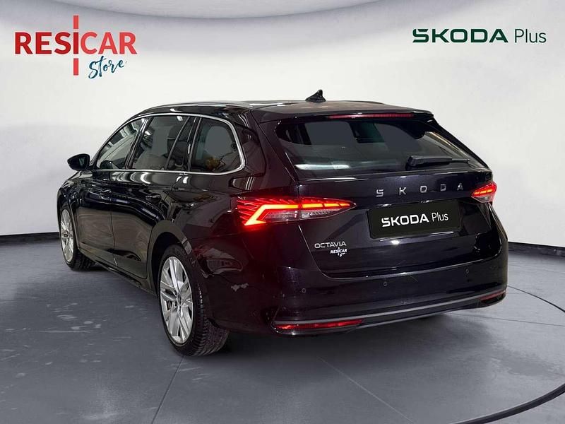 Usata Skoda Octavia Style 150 CV (110 kW) 2025 Nero metallizzato Station wagon