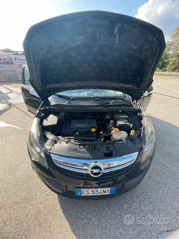 Usata Opel Corsa 2014 Nero Utilitaria