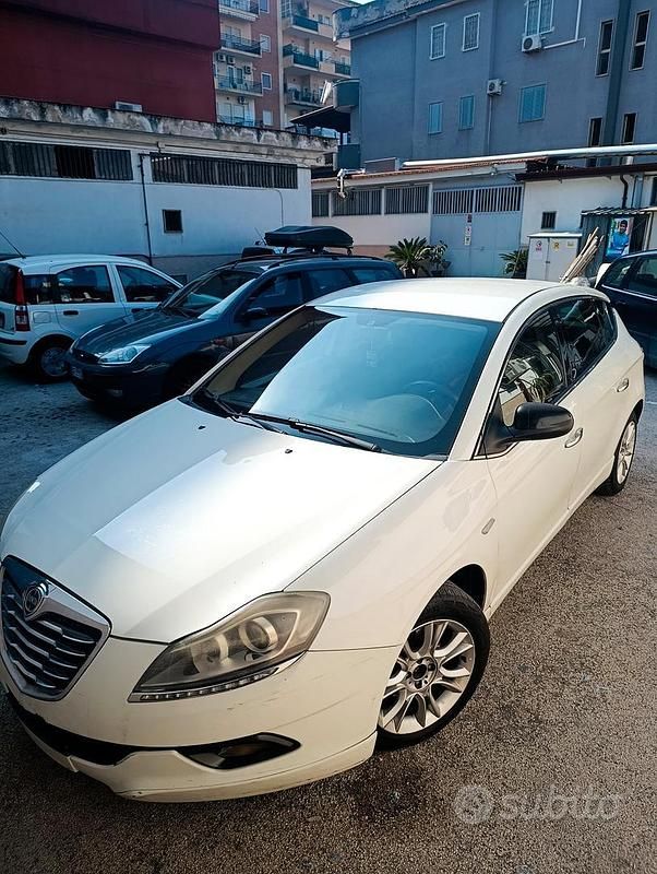 Usata Lancia Delta 90 CV (66 kW) 2012 Bianco Utilitaria