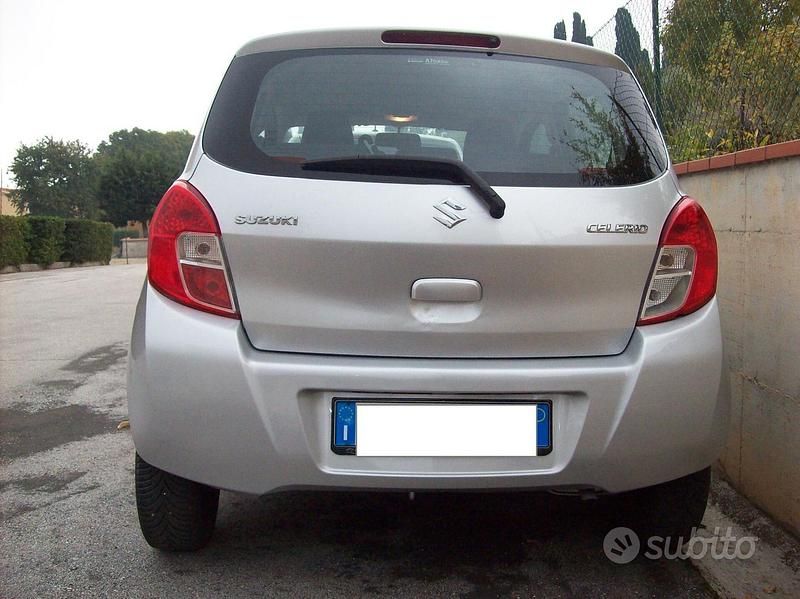 Usata Suzuki Celerio 68 CV (50 kW) 2017 Grigio Utilitaria
