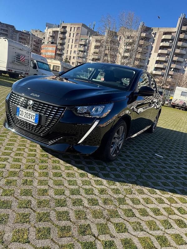 Usata Peugeot 208 75 CV (55 kW) 2021 Nero Utilitaria