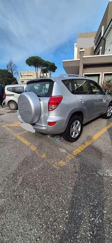 Usata Toyota RAV4 Sol 136 CV (100 kW) 2007 Argento SUV
