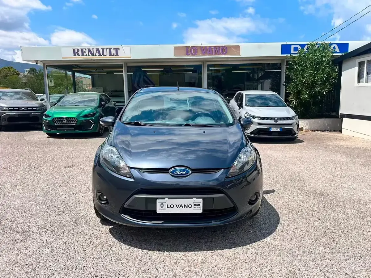 Usata Ford Fiesta 68 CV (50 kW) 2009 Grigio Berlina