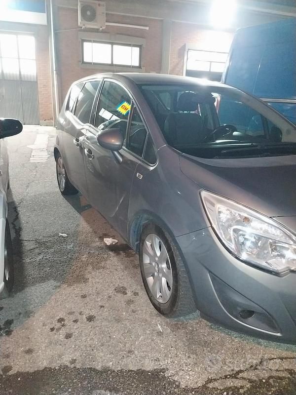 Usata Opel Meriva 95 CV (69 kW) 2011 Grigio Monovolume