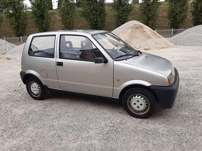 Usata Fiat Cinquecento Young 39 CV (28 kW) 1998 Argento Utilitaria