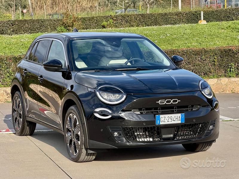Usata Fiat 600 La Prima 110 CV (80 kW) 2025 Nero SUV