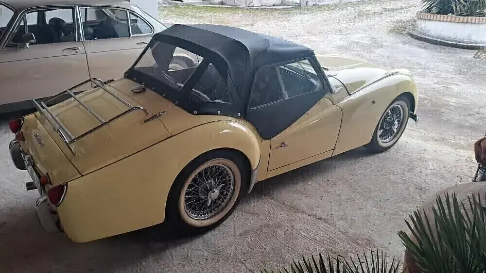 Usata Triumph TR3 95 CV (69 kW) 1956 Beige Cabrio