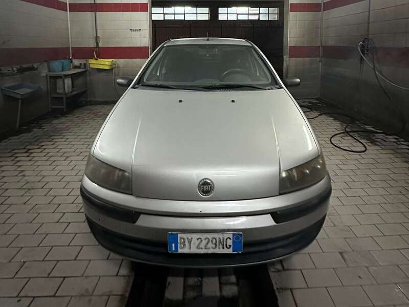 Usato 2002 Fiat Punto 1.2 Benzin 60 CV (2.000 €)