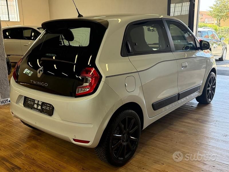 Usata Renault Twingo Urban Night 65 CV (47 kW) 2022 Bianco Utilitaria