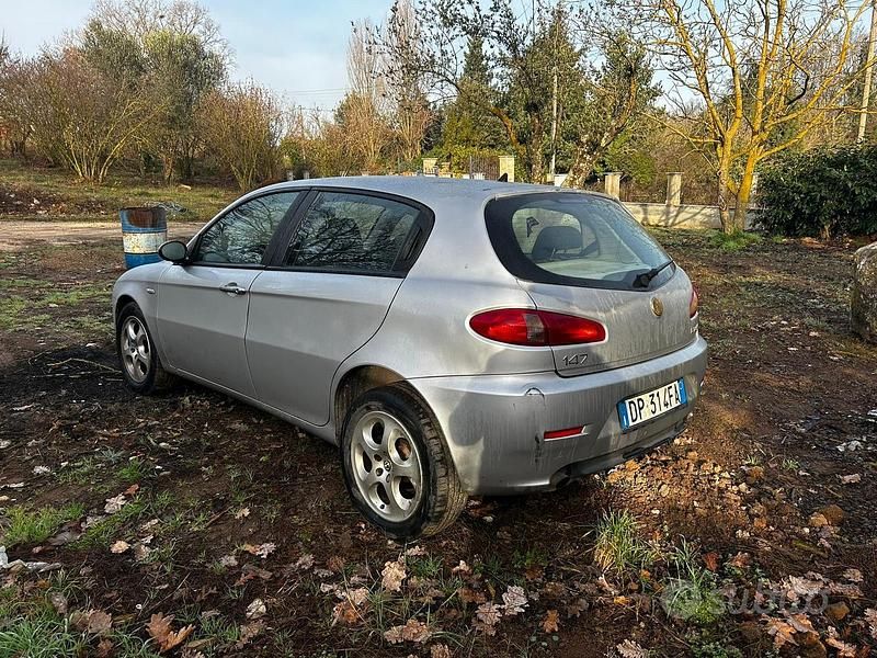 Usata Alfa Romeo 147 2006 Grigio Utilitaria