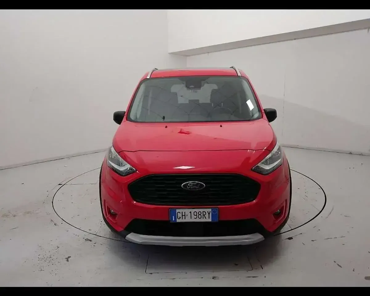 Usata Ford Tourneo Active 120 CV (88 kW) 2022 Rosso Furgone
