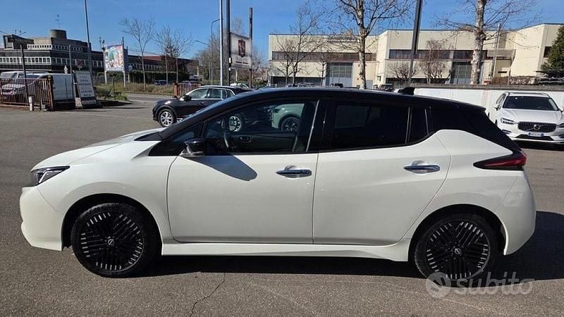 Usata Nissan Leaf Tekna 160 kW (218 CV) 2022 Bianco Utilitaria