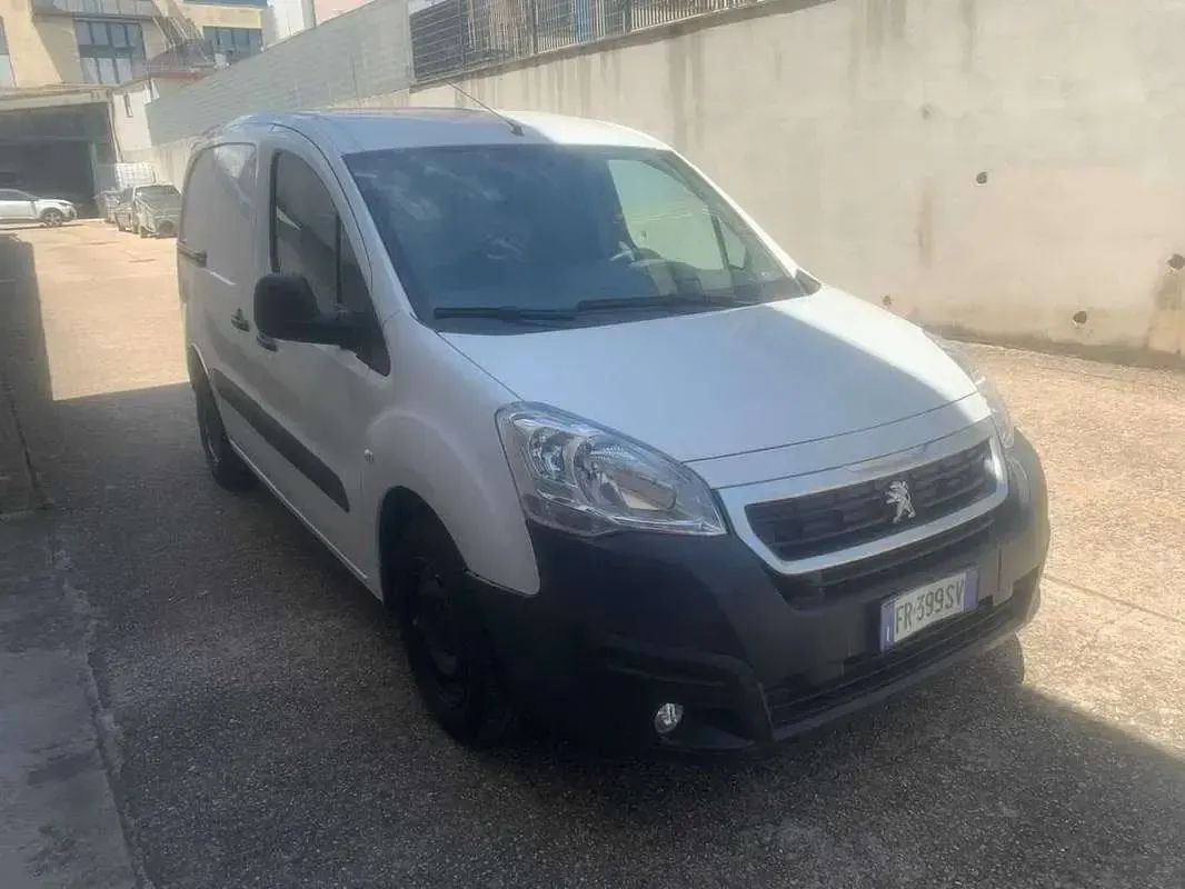 Usata Peugeot TePee Access 75 CV (55 kW) 2018 Bianco Station wagon