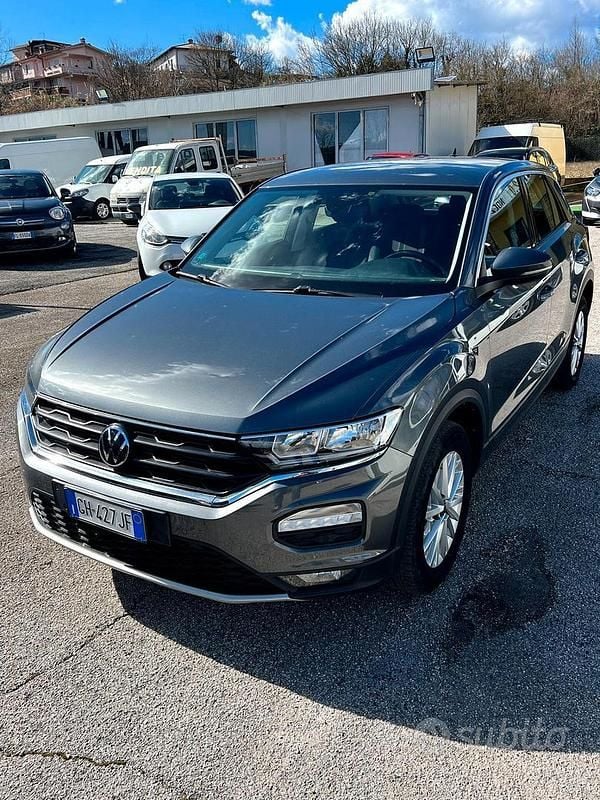 Usata VW T-Roc Business 115 CV (84 kW) 2021 Grigio SUV