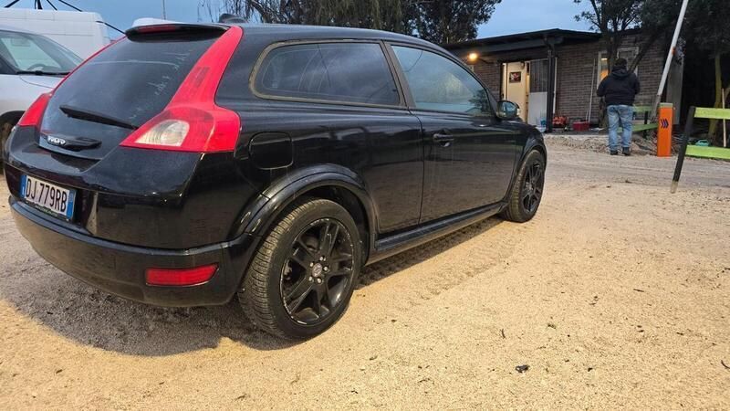 Usata Volvo C30 Summum 109 CV (80 kW) 2007 Nero Utilitaria