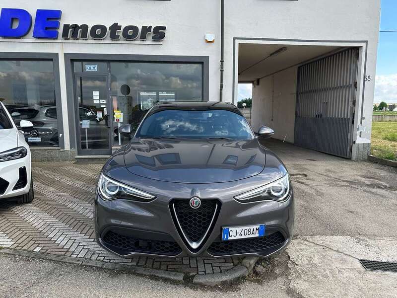 Usata Alfa Romeo Stelvio Ti 280 CV (205 kW) 2022 Grigio scuro metallizzato SUV