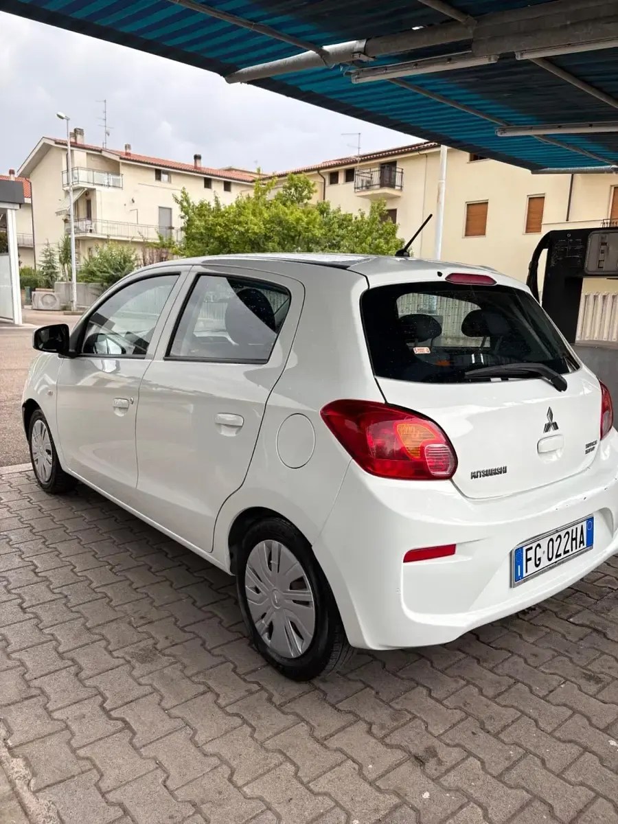 Usata Mitsubishi Space Star Intense 70 CV (51 kW) 2017 Bianco Utilitaria
