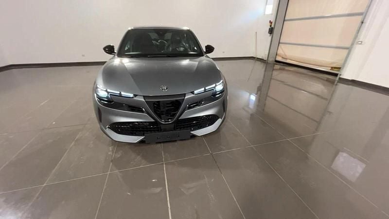 Nuova Alfa Romeo Junior Edizione Speciale 136 CV (100 kW) 2025 Grigio metallizzato SUV